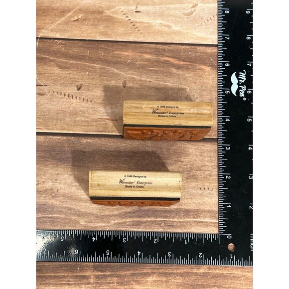 1 VINTAGE WESTWATER WOOD MOUNTED RUBBER STAMP MITTENS HOLIDAY CLOTHESPIN - Picture 3 of 3